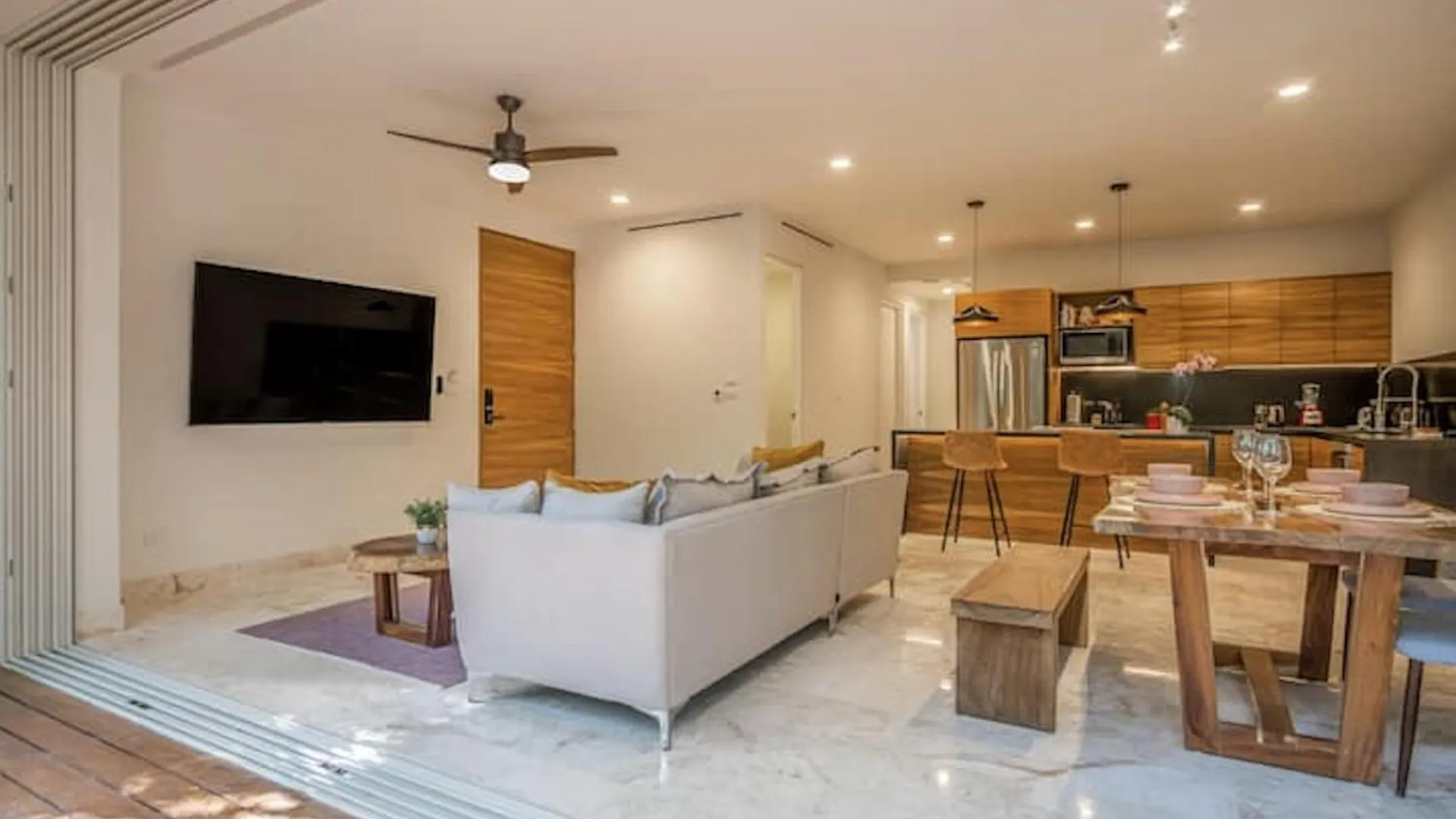 Vita Tulum 0*,